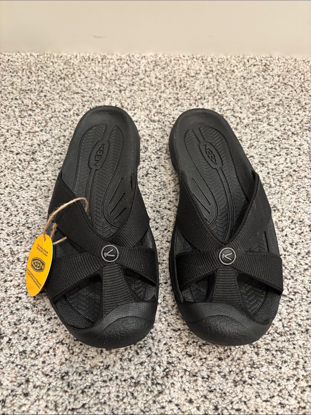 NWT Keen Black women’s Bali Sandals, size 8